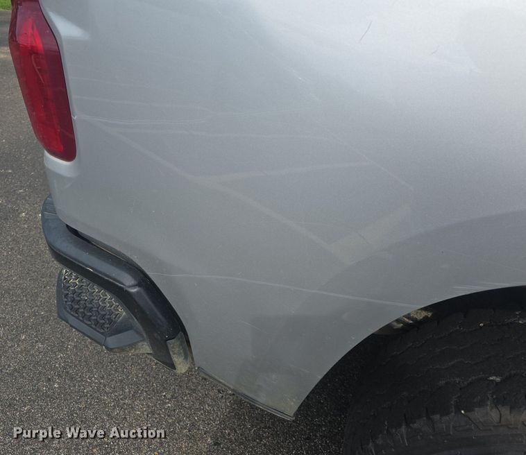 image for item DQ4413 2019 Chevrolet Silverado 1500 Crew Cab pickup truck