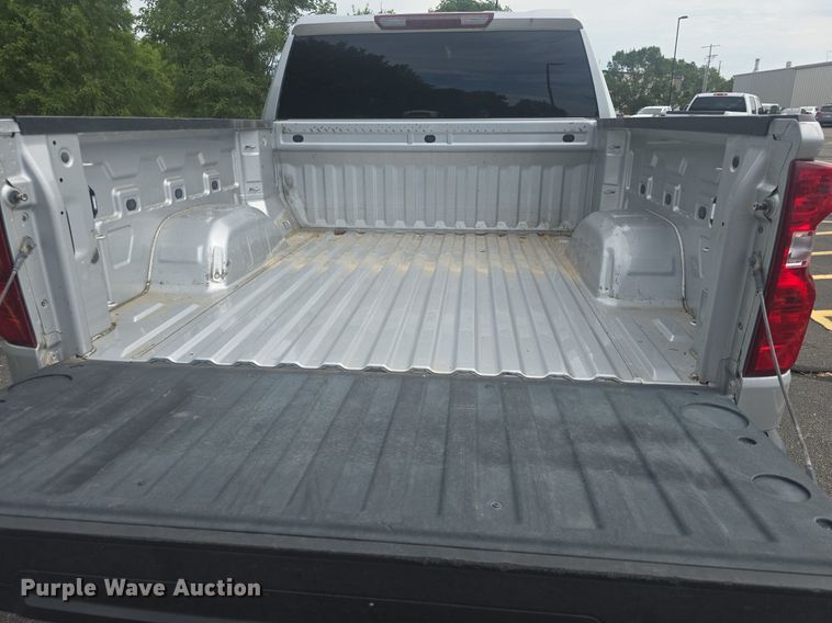 image for item DQ4413 2019 Chevrolet Silverado 1500 Crew Cab pickup truck