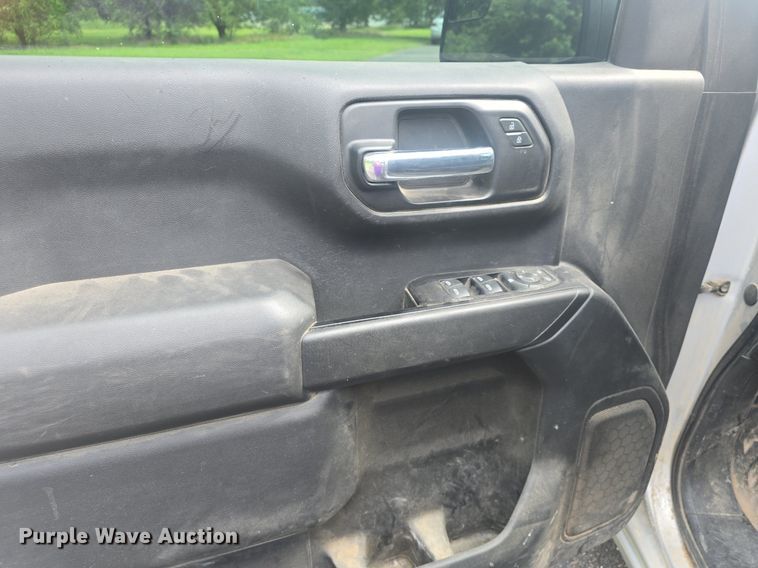 image for item DQ4413 2019 Chevrolet Silverado 1500 Crew Cab pickup truck