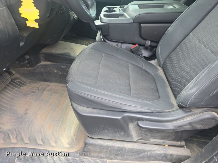 image for item DQ4413 2019 Chevrolet Silverado 1500 Crew Cab pickup truck