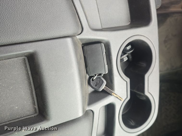 image for item DQ4413 2019 Chevrolet Silverado 1500 Crew Cab pickup truck