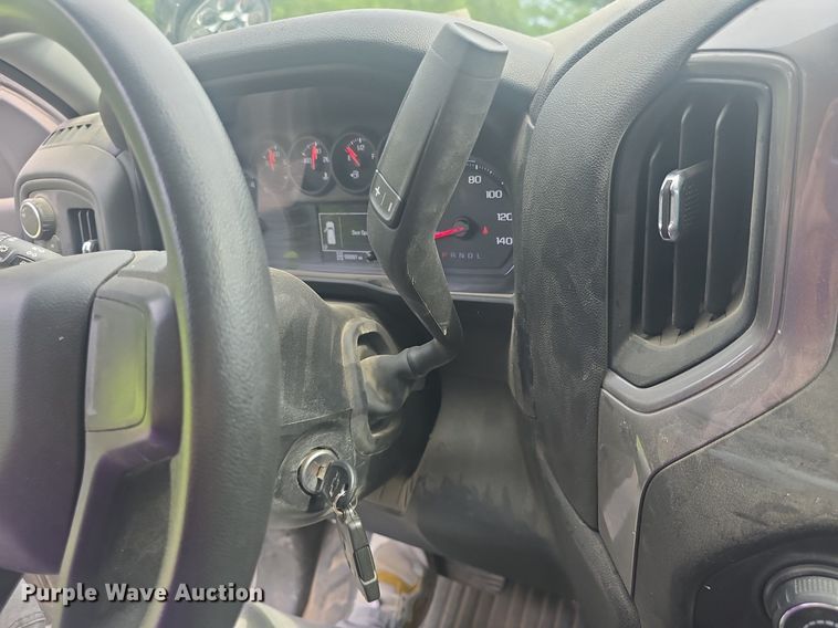 image for item DQ4413 2019 Chevrolet Silverado 1500 Crew Cab pickup truck