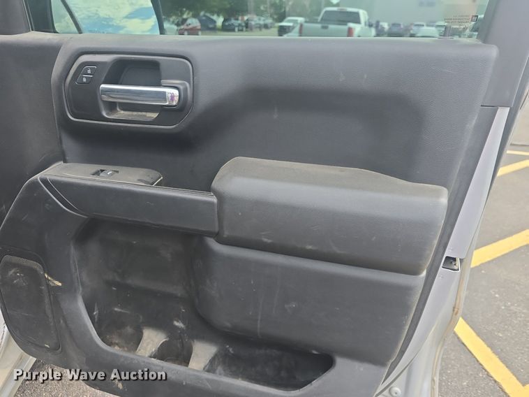 image for item DQ4413 2019 Chevrolet Silverado 1500 Crew Cab pickup truck