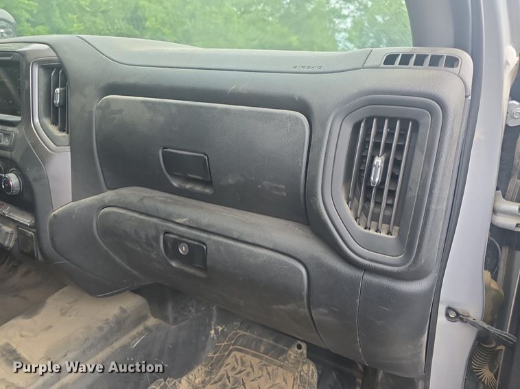 image for item DQ4413 2019 Chevrolet Silverado 1500 Crew Cab pickup truck