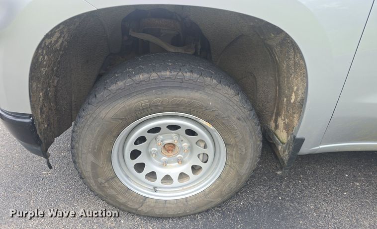 image for item DQ4413 2019 Chevrolet Silverado 1500 Crew Cab pickup truck