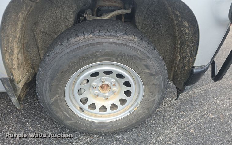 image for item DQ4413 2019 Chevrolet Silverado 1500 Crew Cab pickup truck