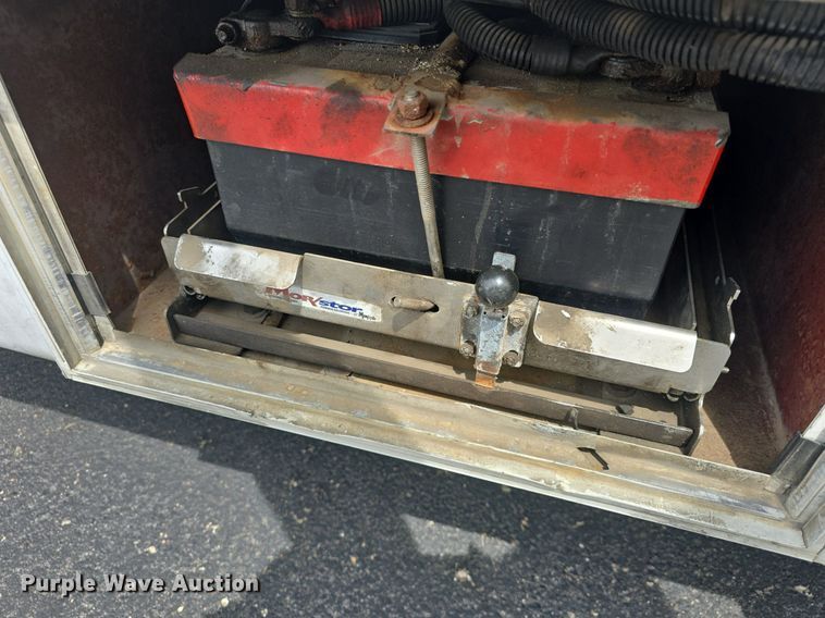 image for item DQ4414 2013 Ford E450 Super Duty  shuttle bus