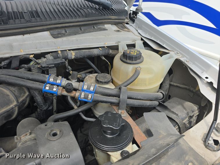 image for item DQ4414 2013 Ford E450 Super Duty  shuttle bus