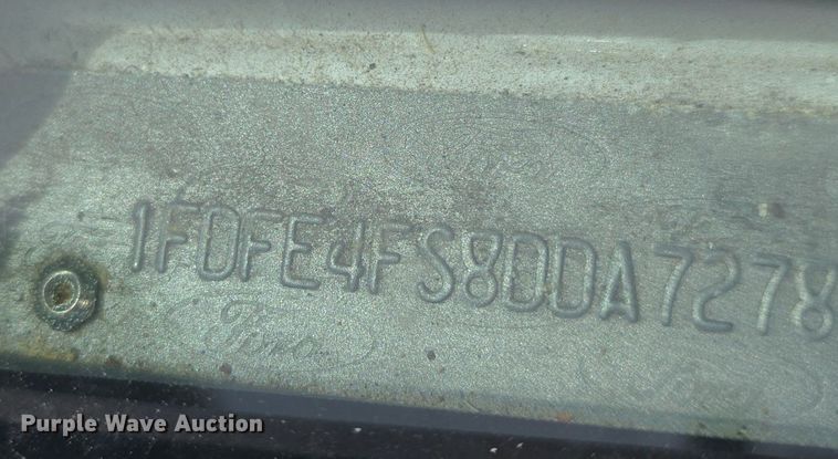 image for item DQ4414 2013 Ford E450 Super Duty  shuttle bus