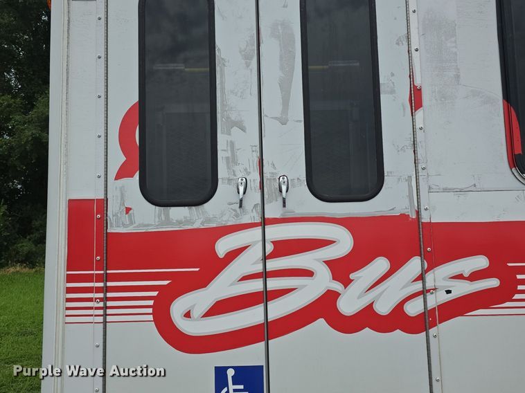 image for item DQ4415 2017 Goshen Ford Impulse Ford220 shuttle bus