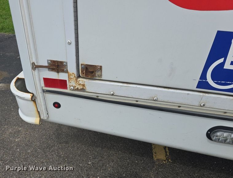 image for item DQ4415 2017 Goshen Ford Impulse Ford220 shuttle bus