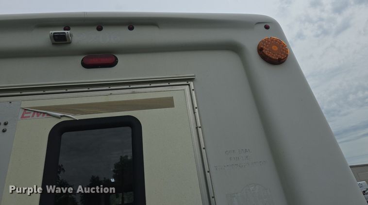 image for item DQ4415 2017 Goshen Ford Impulse Ford220 shuttle bus