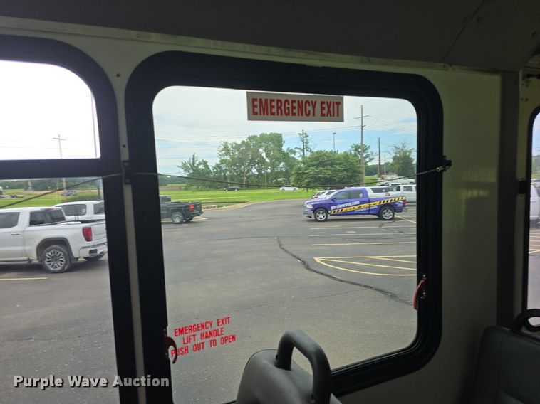 image for item DQ4415 2017 Goshen Ford Impulse Ford220 shuttle bus