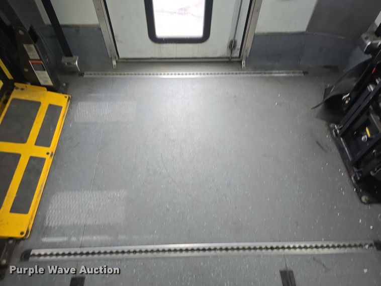 image for item DQ4415 2017 Goshen Ford Impulse Ford220 shuttle bus