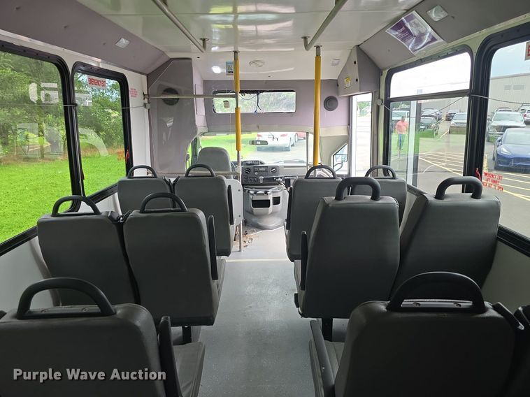 image for item DQ4415 2017 Goshen Ford Impulse Ford220 shuttle bus