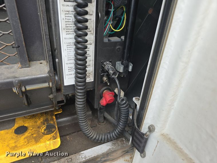 image for item DQ4415 2017 Goshen Ford Impulse Ford220 shuttle bus