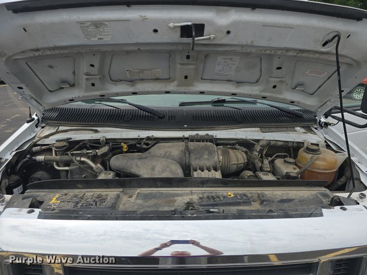 image for item DQ4415 2017 Goshen Ford Impulse Ford220 shuttle bus