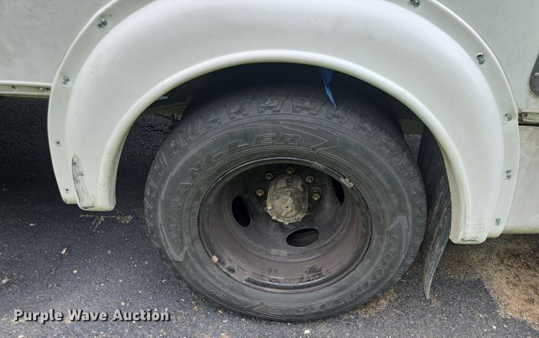 image for item DQ4415 2017 Goshen Ford Impulse Ford220 shuttle bus