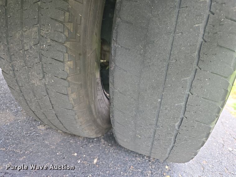 image for item DQ4415 2017 Goshen Ford Impulse Ford220 shuttle bus