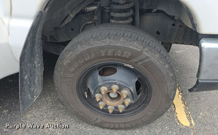 image for item DQ4415 2017 Goshen Ford Impulse Ford220 shuttle bus