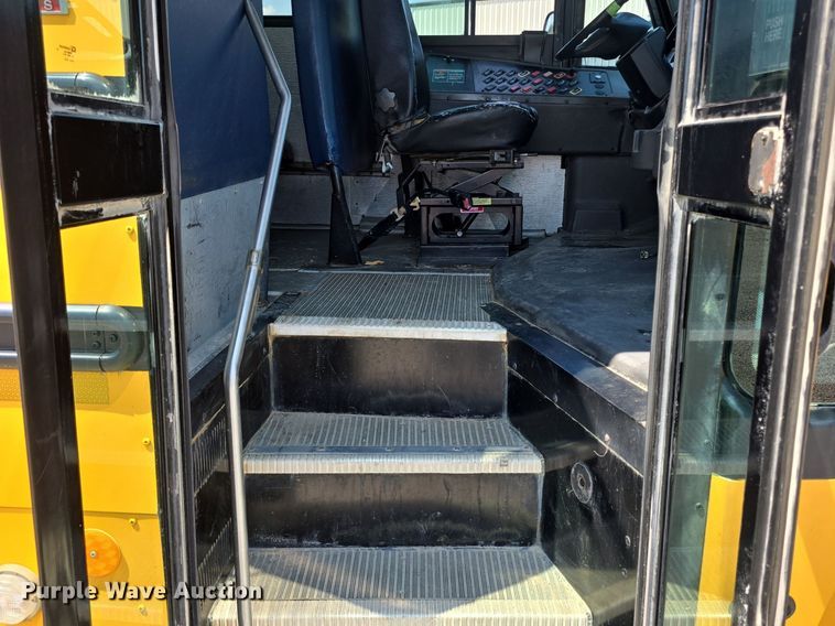 image for item DQ4419 2009 Thomas Built B2 school bus