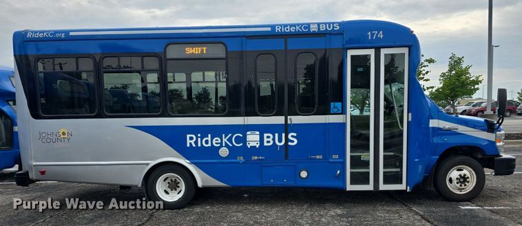 image for item DQ4420 2018 Senator II ST69923C shuttle bus