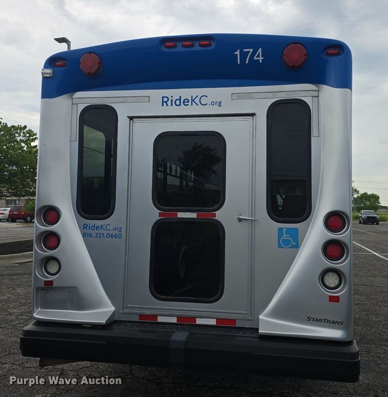 image for item DQ4420 2018 Senator II ST69923C shuttle bus