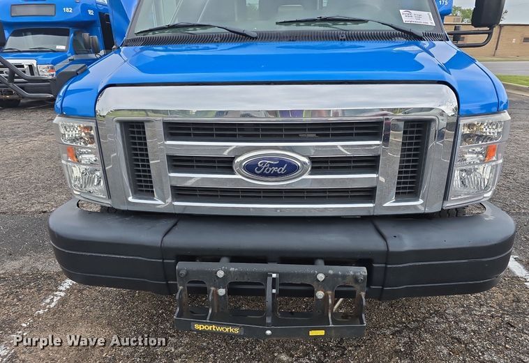 image for item DQ4420 2018 Senator II ST69923C shuttle bus