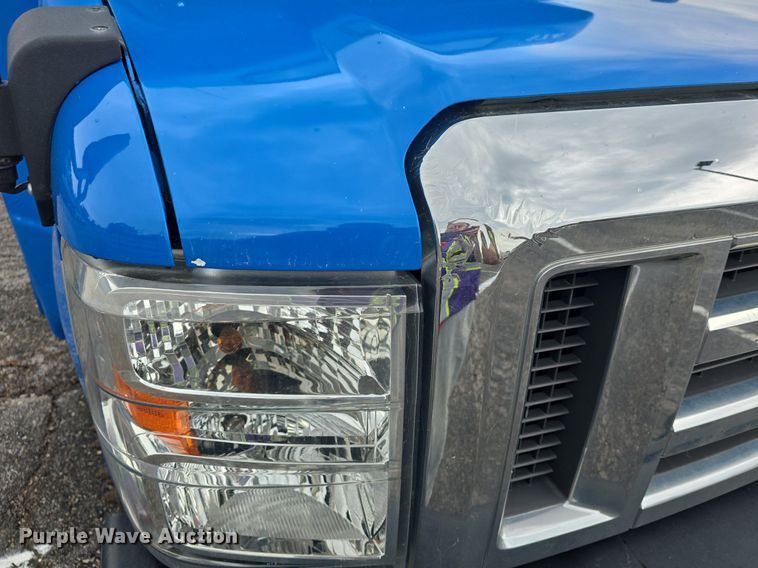 image for item DQ4420 2018 Senator II ST69923C shuttle bus