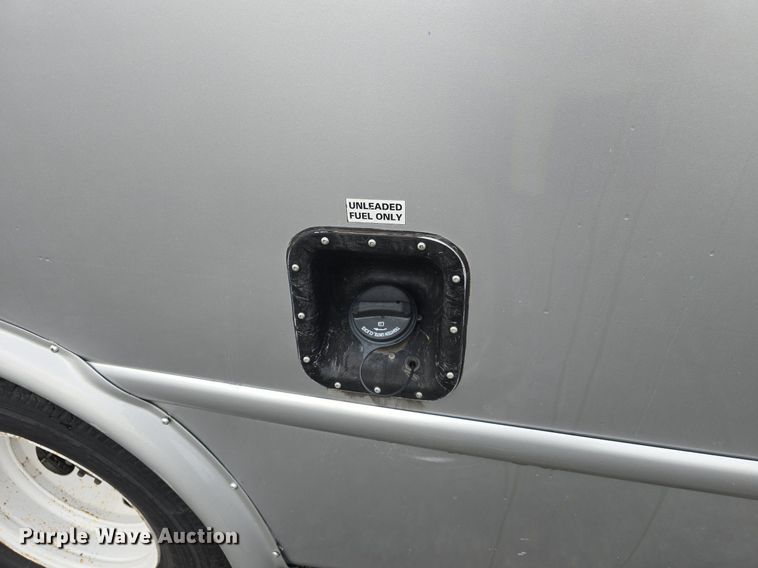 image for item DQ4420 2018 Senator II ST69923C shuttle bus