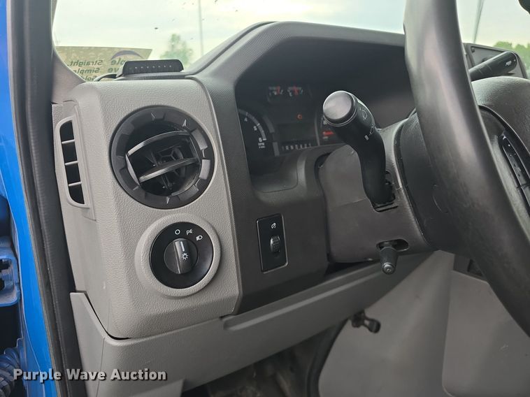 image for item DQ4420 2018 Senator II ST69923C shuttle bus