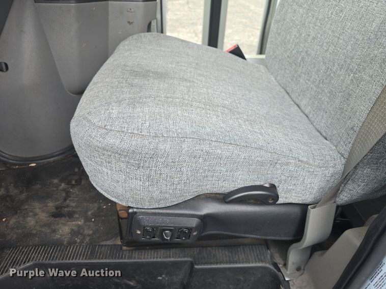 image for item DQ4420 2018 Senator II ST69923C shuttle bus