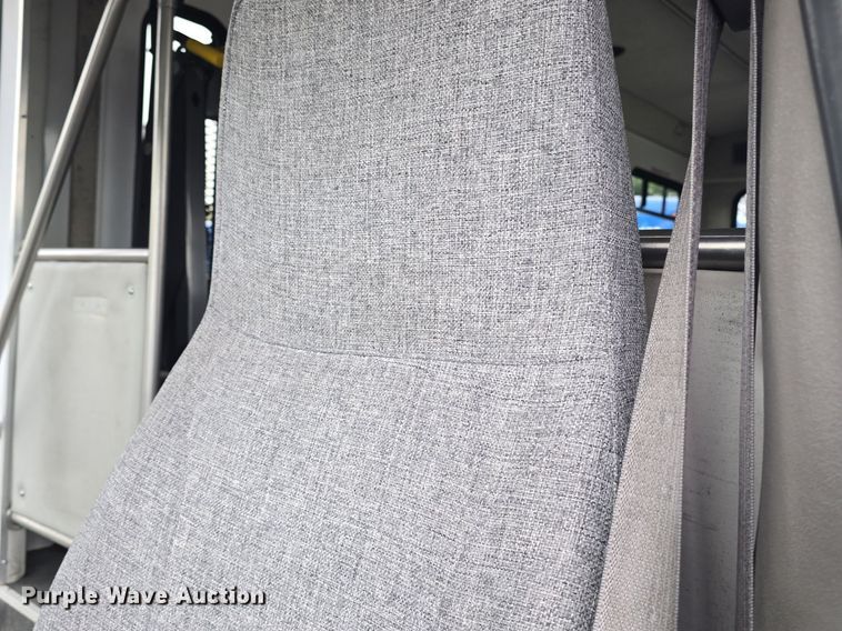 image for item DQ4420 2018 Senator II ST69923C shuttle bus