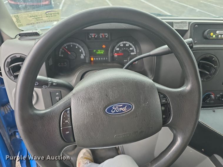 image for item DQ4420 2018 Senator II ST69923C shuttle bus