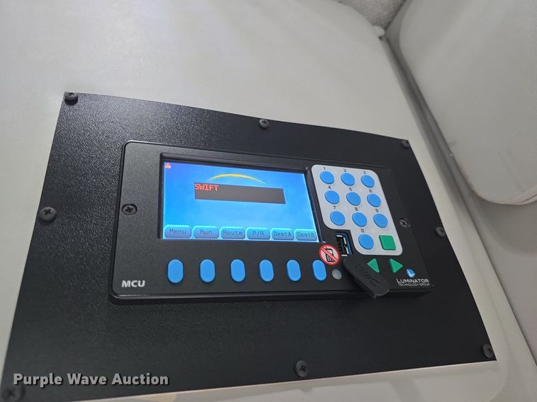 image for item DQ4420 2018 Senator II ST69923C shuttle bus