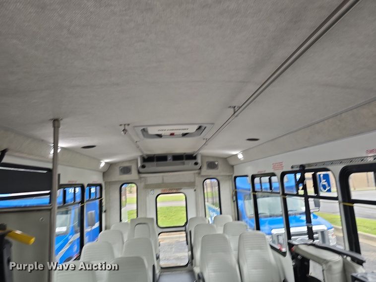 image for item DQ4420 2018 Senator II ST69923C shuttle bus