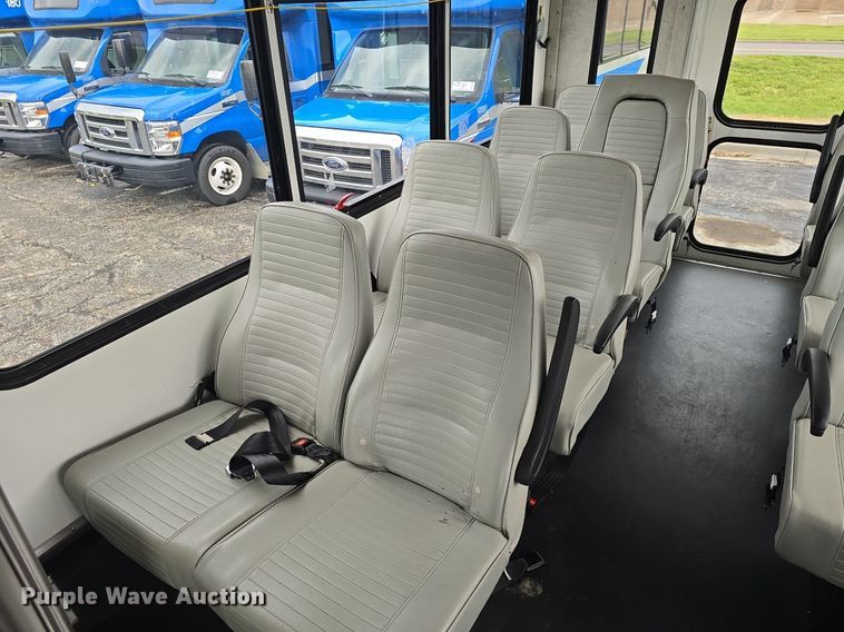 image for item DQ4420 2018 Senator II ST69923C shuttle bus