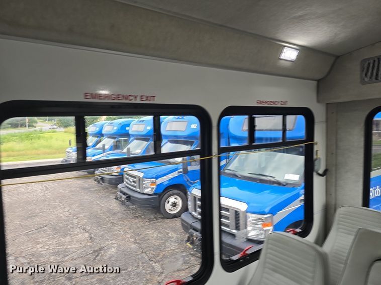 image for item DQ4420 2018 Senator II ST69923C shuttle bus