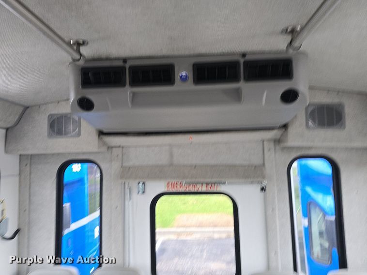 image for item DQ4420 2018 Senator II ST69923C shuttle bus