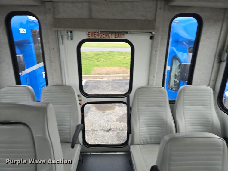 image for item DQ4420 2018 Senator II ST69923C shuttle bus