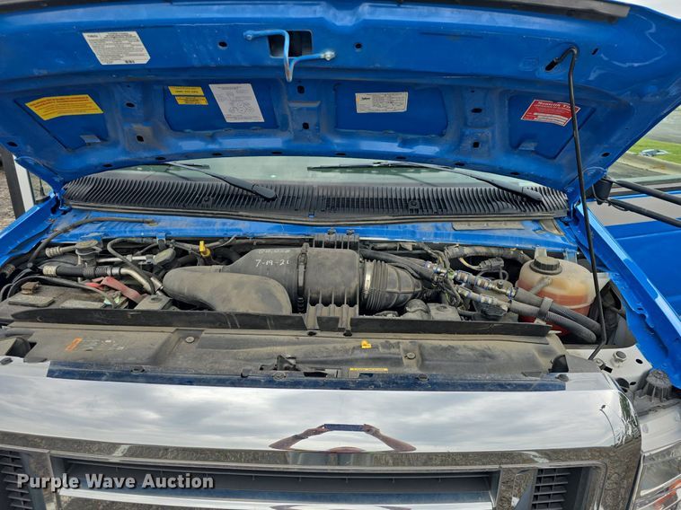 image for item DQ4420 2018 Senator II ST69923C shuttle bus