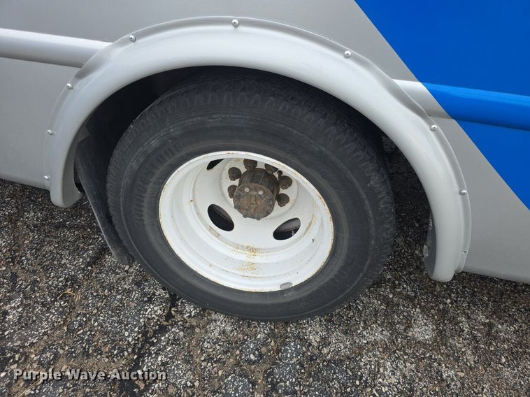 image for item DQ4420 2018 Senator II ST69923C shuttle bus