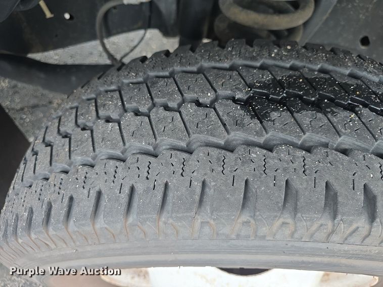 image for item DQ4420 2018 Senator II ST69923C shuttle bus