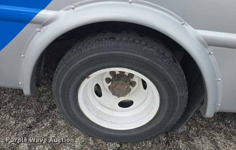 image for item DQ4420 2018 Senator II ST69923C shuttle bus