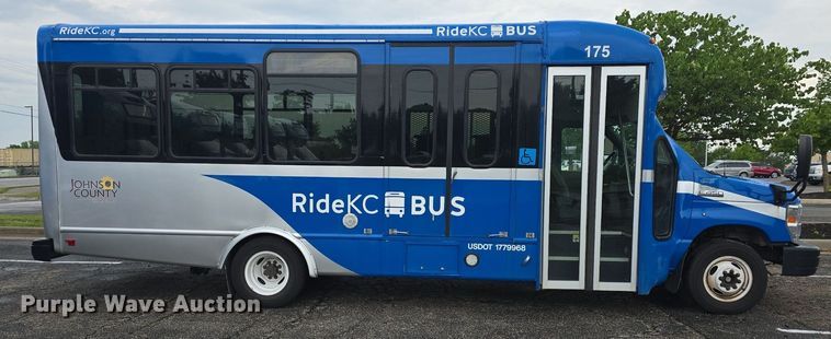 image for item DQ4421 2018 Senator II ST69923C shuttle bus