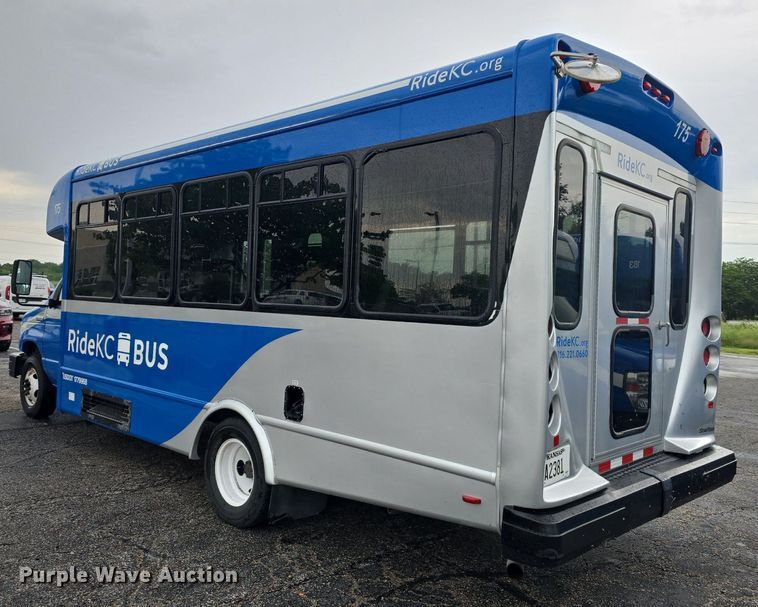 image for item DQ4421 2018 Senator II ST69923C shuttle bus