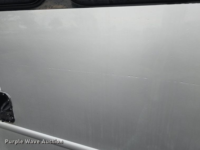 image for item DQ4421 2018 Senator II ST69923C shuttle bus