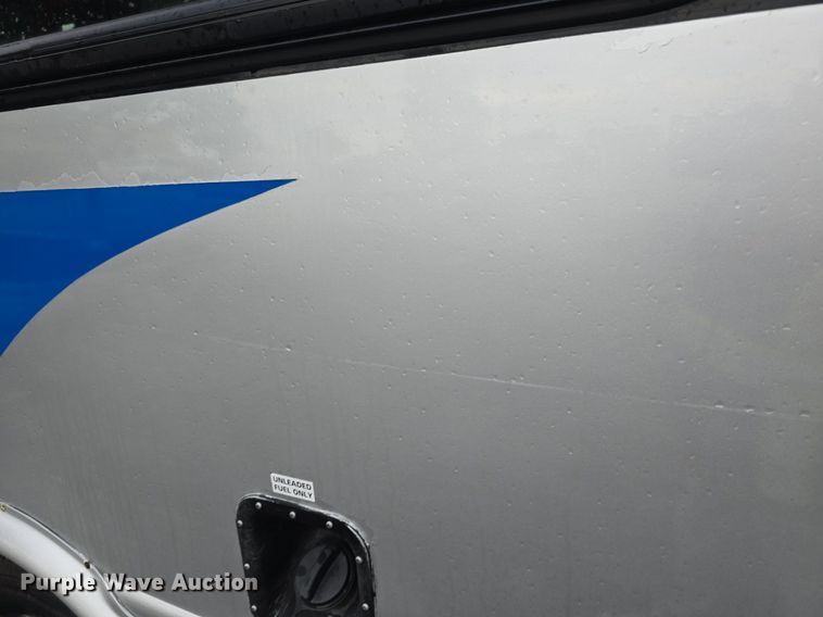 image for item DQ4421 2018 Senator II ST69923C shuttle bus