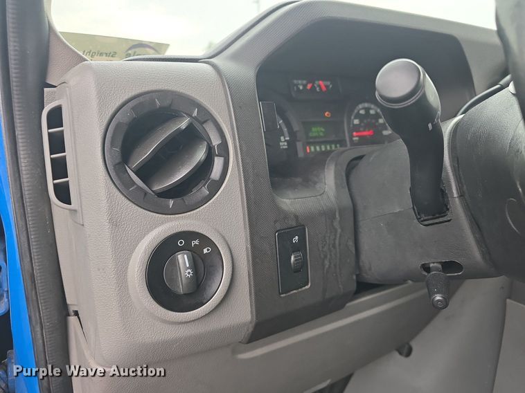 image for item DQ4421 2018 Senator II ST69923C shuttle bus