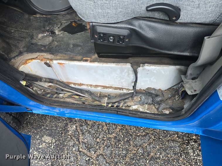 image for item DQ4421 2018 Senator II ST69923C shuttle bus